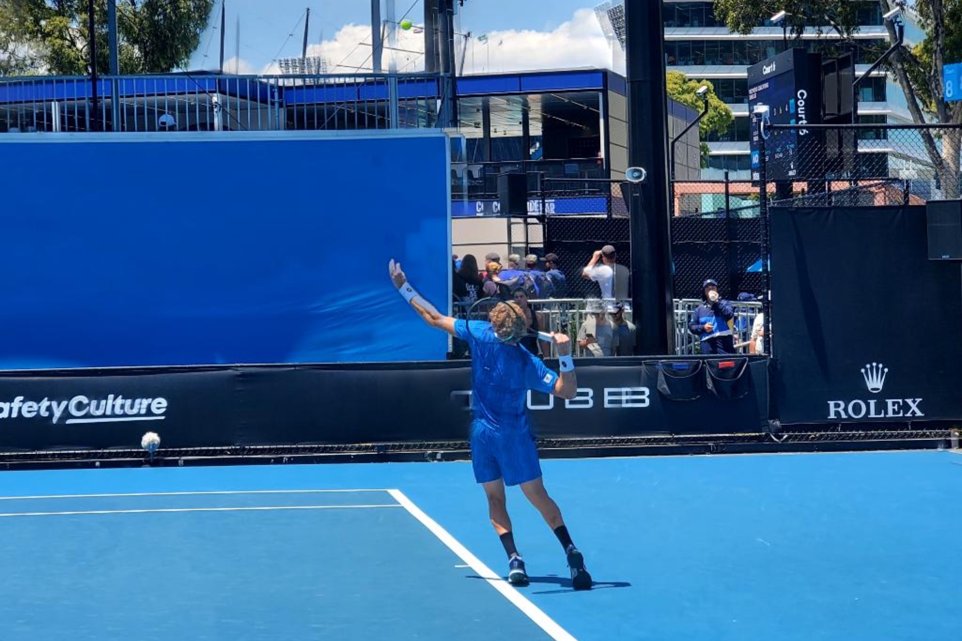 但后防的失 但后防的失